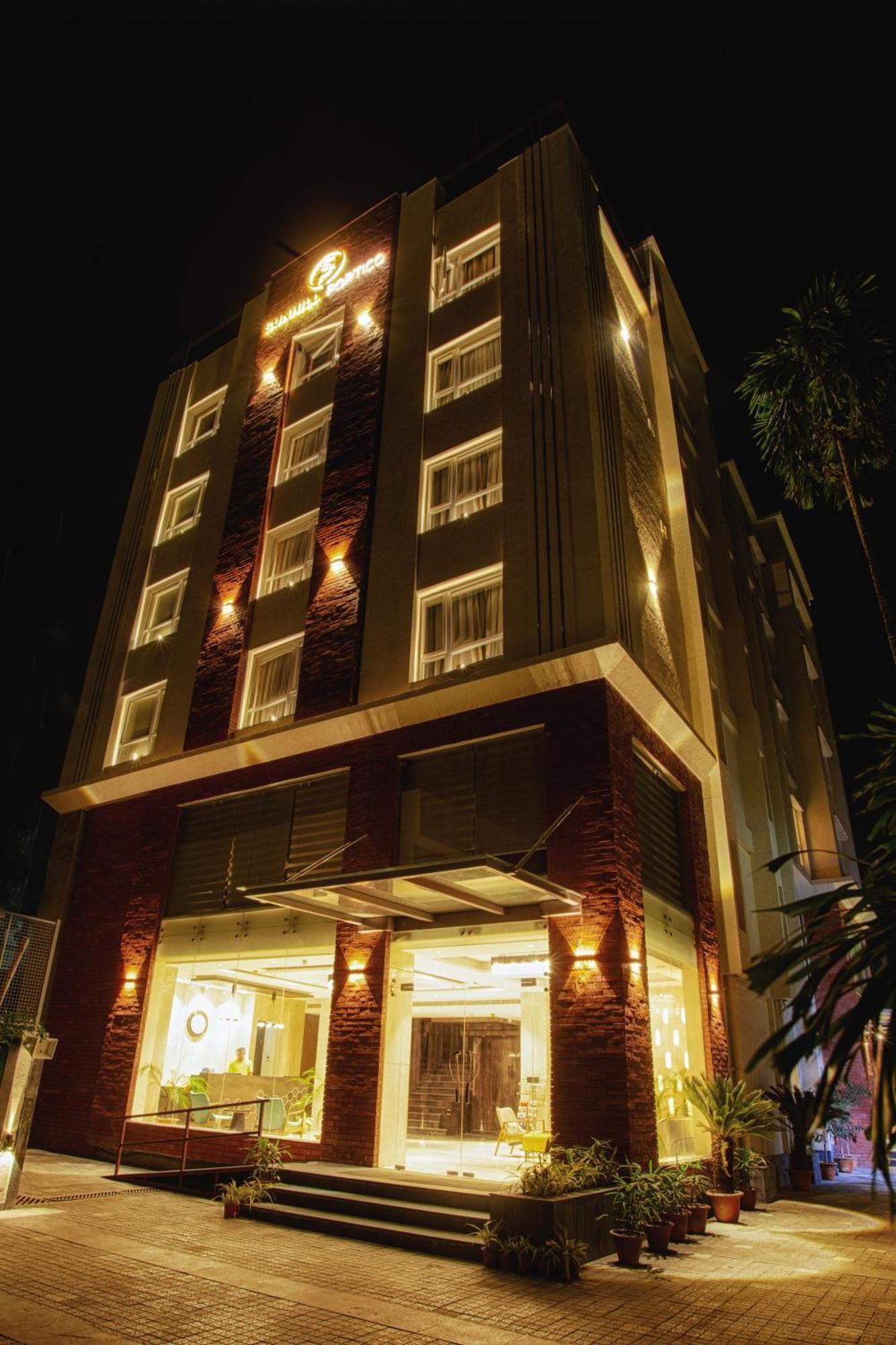 Sunhill Portico Hotel Силигури Екстериор снимка